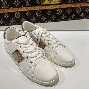 🌸NEW WEST LOOP Women’s Tennis Shoes 👟 Size 9-10 NEW WITH 🏷️ TAGS.